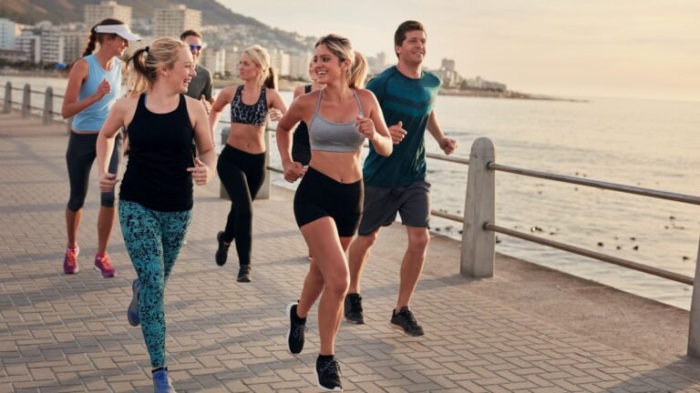 Best Ways to Connect with Run Groups Online